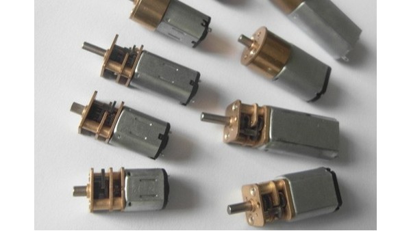 深圳窗簾電機(jī)電機(jī)廠家為您揭秘:窗簾電機(jī)有那些如何選擇?